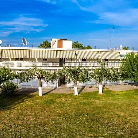 Michalos Apartments Paralia Skotinis Luaran gambar
