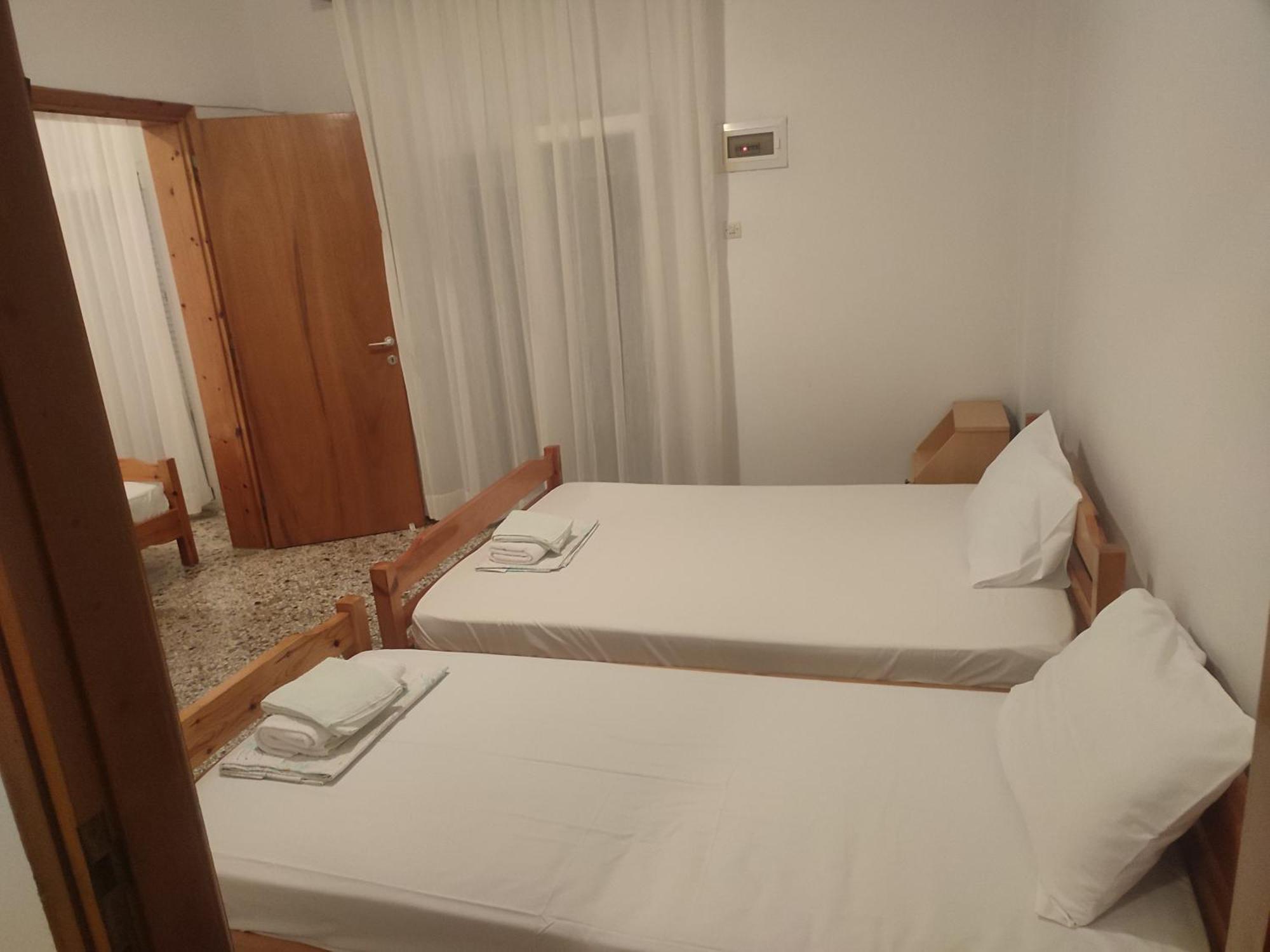 Michalos Apartments Paralia Skotinis Luaran gambar
