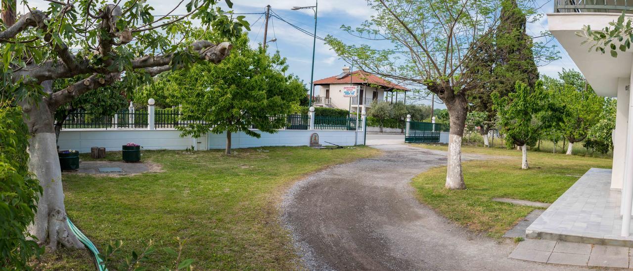 Michalos Apartments Paralia Skotinis Luaran gambar