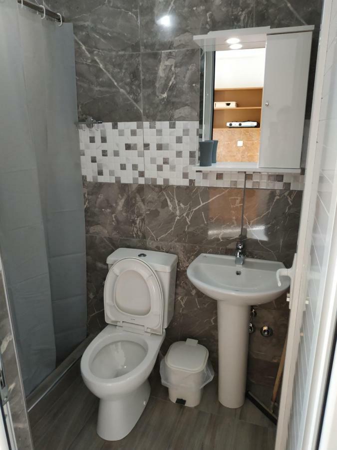Michalos Apartments Paralia Skotinis Luaran gambar